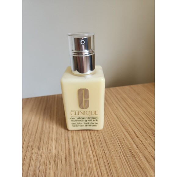 Clinique Dramatically Different Moisturizing Lotion 125mL 4.2oz NEW - Picture 1 of 5